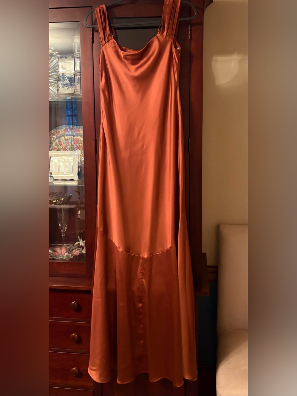 Beautiful Lulu's Satin dress-size Small